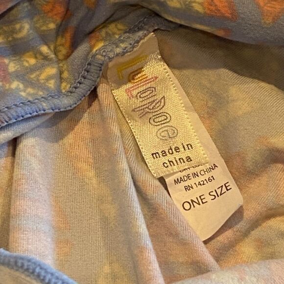 1239 LuLaRoe Leggings Size OS Lavender Cream Triangle Print New - Picture 3 of 5